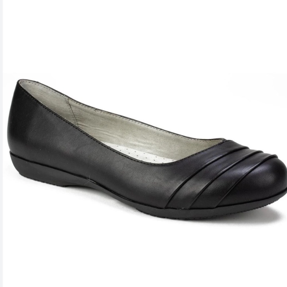 Cliffs by White Mountain Hill Black Round Toe Clara Ballet Flats Women's Size 9M